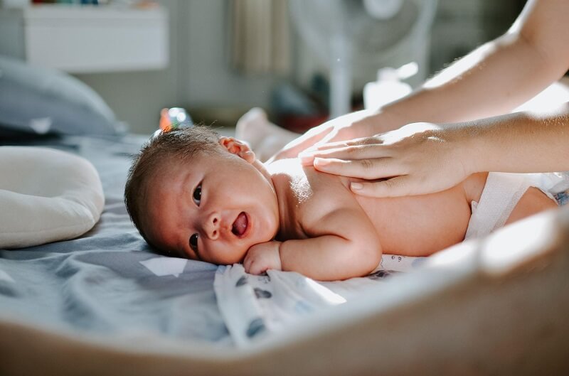 The Power of Touch: 5 Fascinating Benefits of Massage for Babies