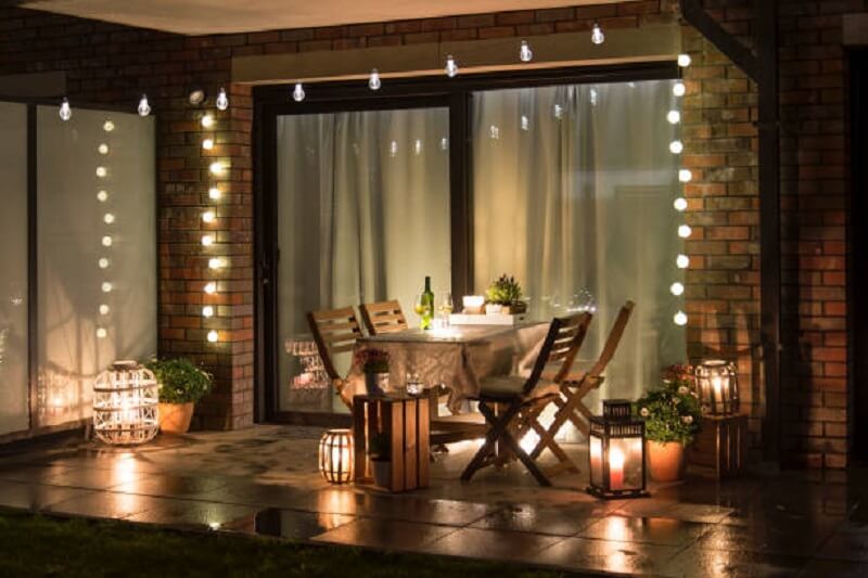 Lighting the outdoor