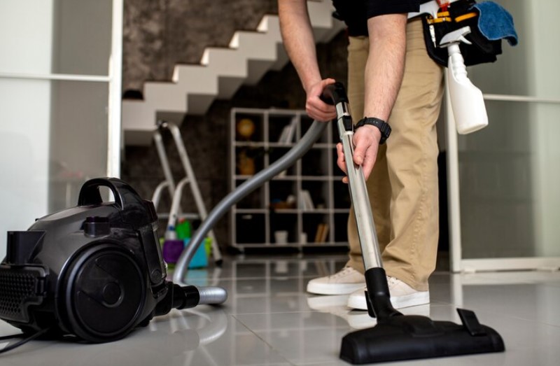 man-doing-professional-home-cleaning-services